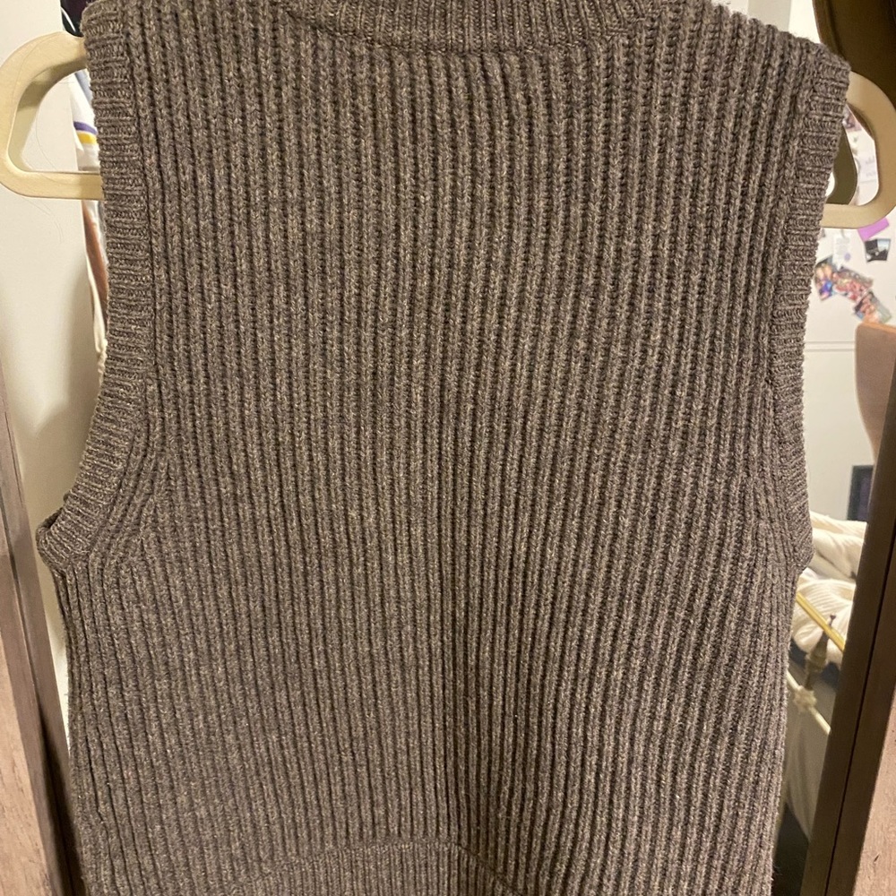 Madewell sweater vest! Worn once! Great over a blouse and super cozy! - Picture 1 of 3
